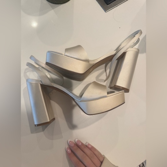 Vince Camuto Pendry Platform Sandal in Milk - Picture 14 of 16